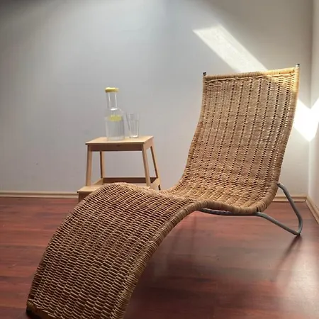 Center Apartment *